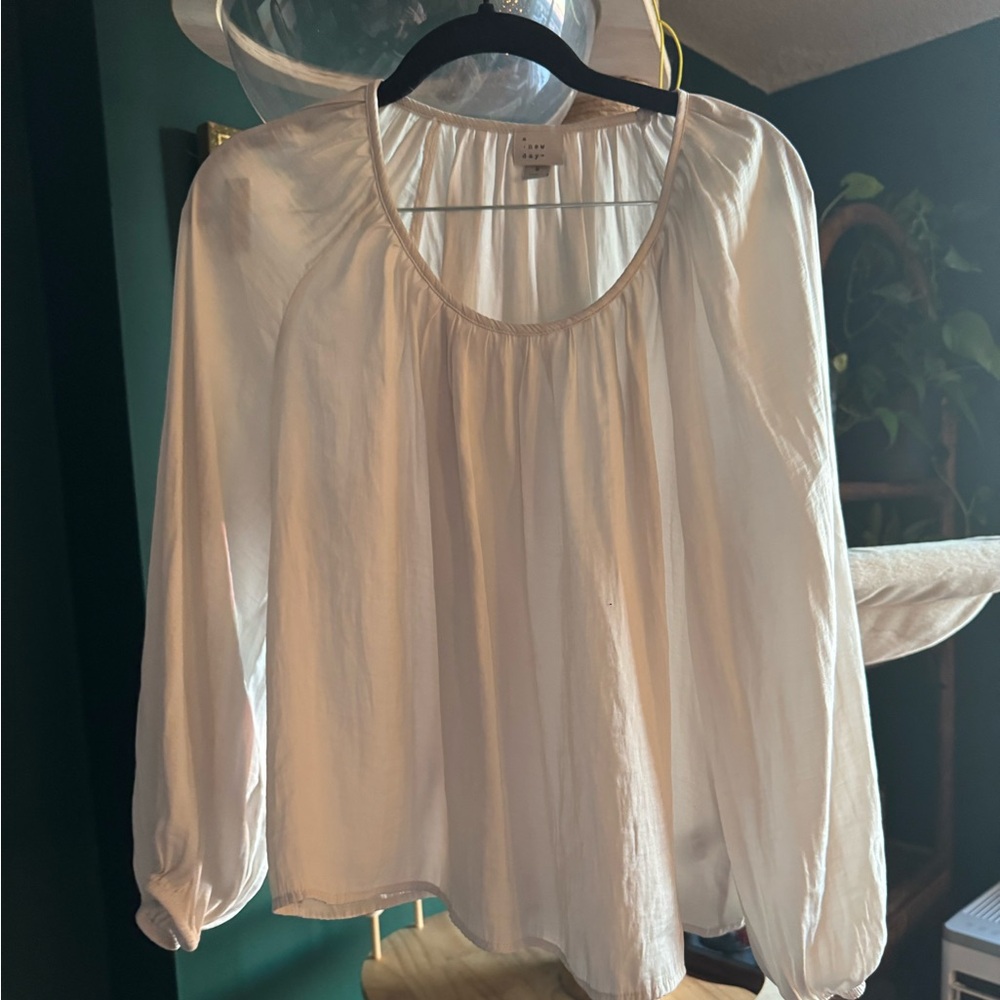 A new day cream long sleeve blouse, size small
